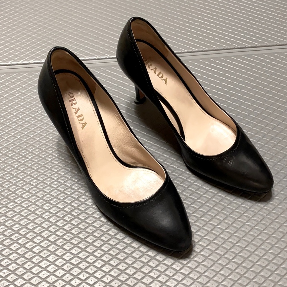 Authentic Prada Black heels 👠